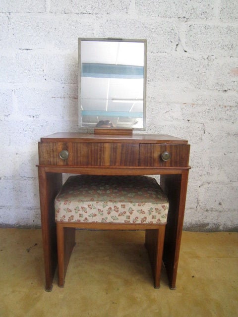 Majorelle art deco Dresser and Matching Stool In Good Condition For Sale In Brooklyn, NY