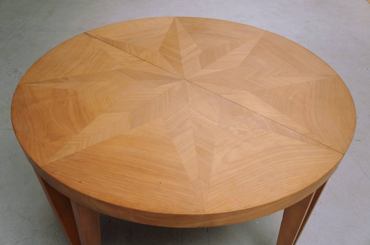 Sycamore round dining table. Located in NY.
Original condition.