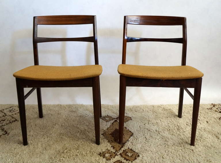 Set of Six Chairs in Plain Wood In Fair Condition For Sale In Brooklyn, NY
