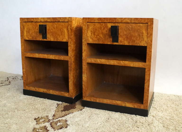 French Pair of Side Tables in Burl Wood