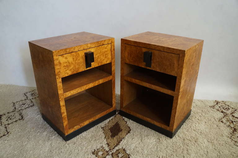Mid-20th Century Pair of Side Tables in Burl Wood