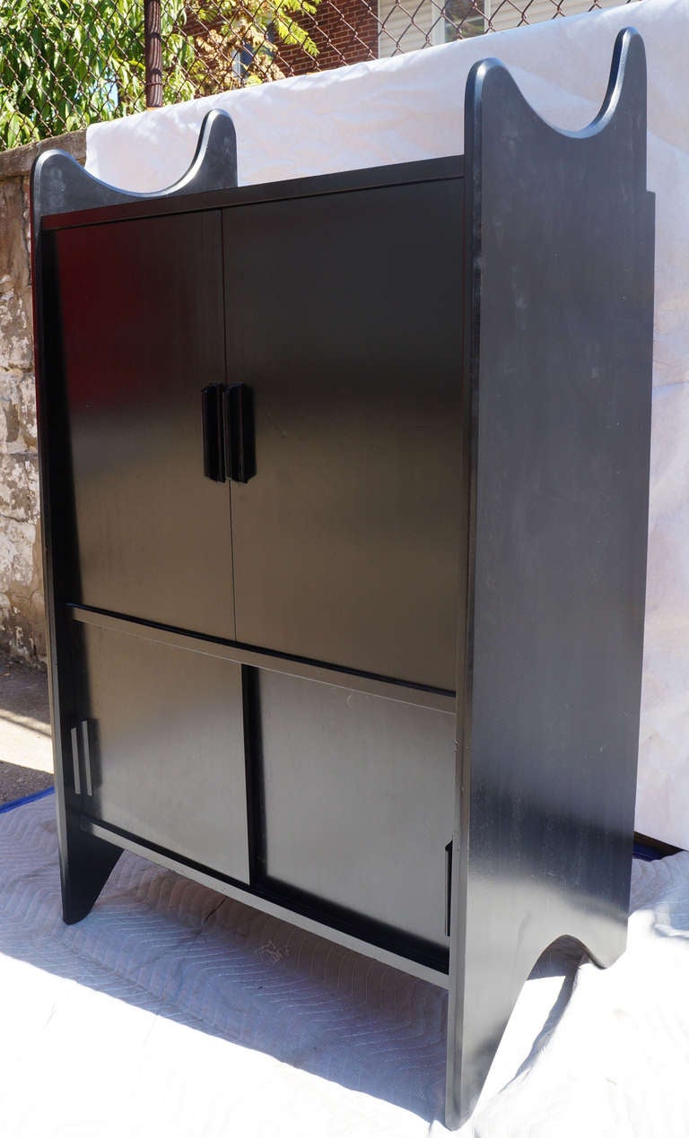 Français Armoire ébénisée Rene Gabriel en vente