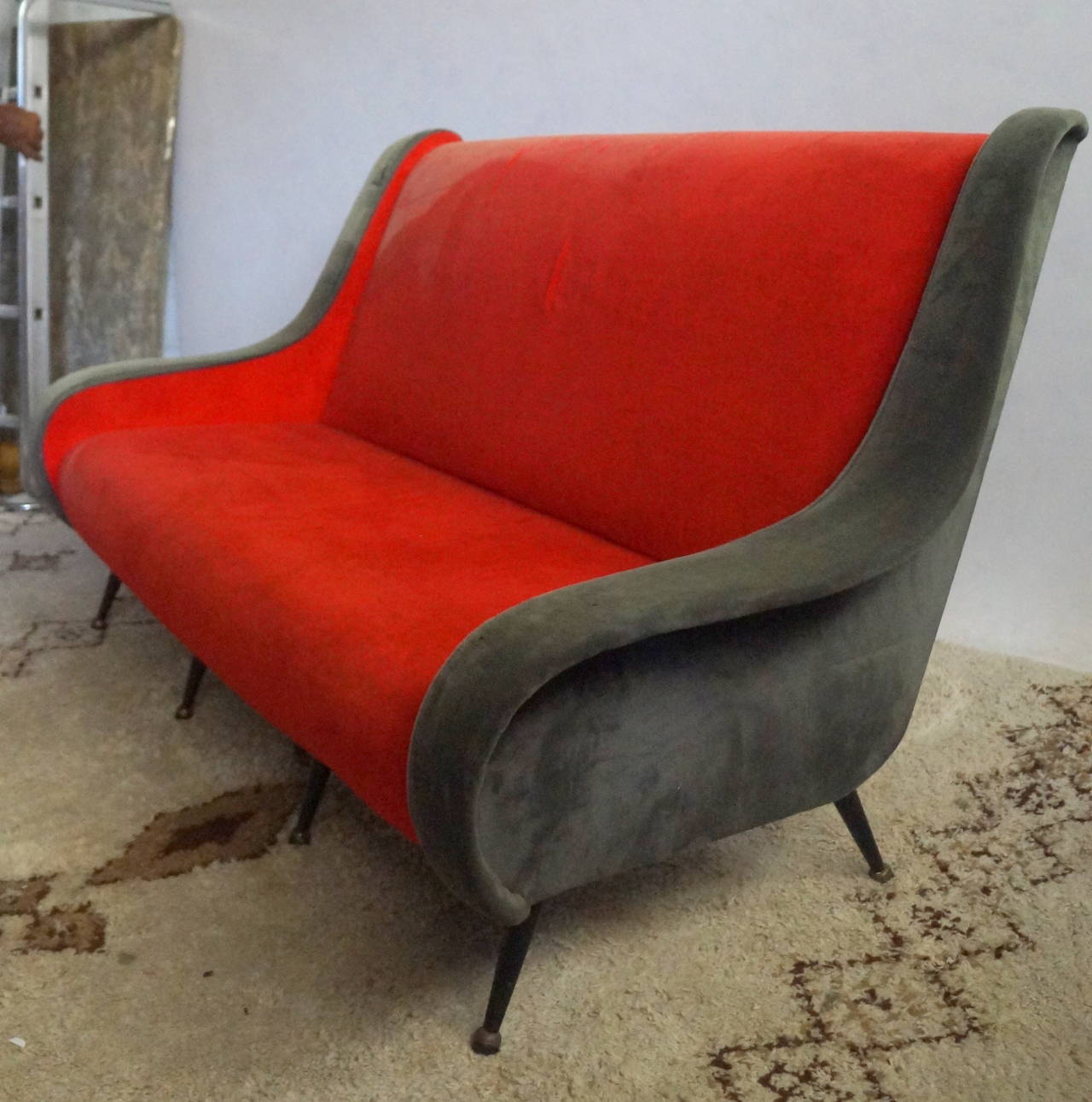 Sofá de los años 50 Moderno de mediados de siglo en venta
