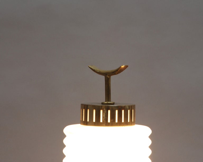 A Fine 1960's White Opaline and Brass Table Lamp on a Wooden Base  In Good Condition For Sale In Long Island City, NY