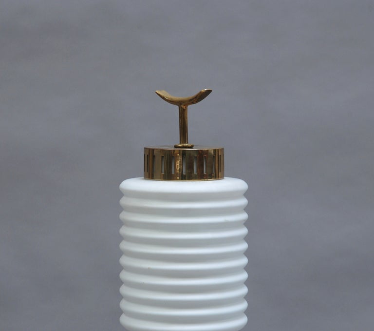 A Fine 1960's White Opaline and Brass Table Lamp on a Wooden Base  For Sale 1