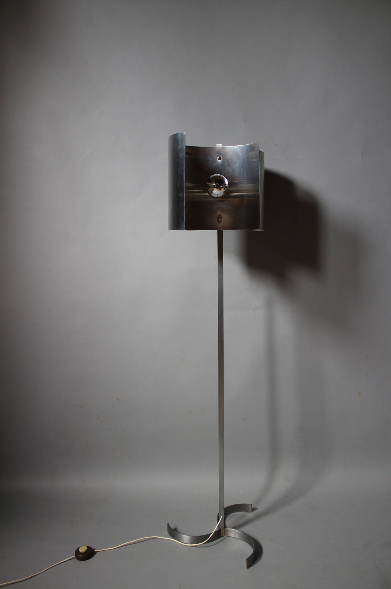Late 20th Century A French 1970s Metal and Stainless Steel Floor Lamp For Sale