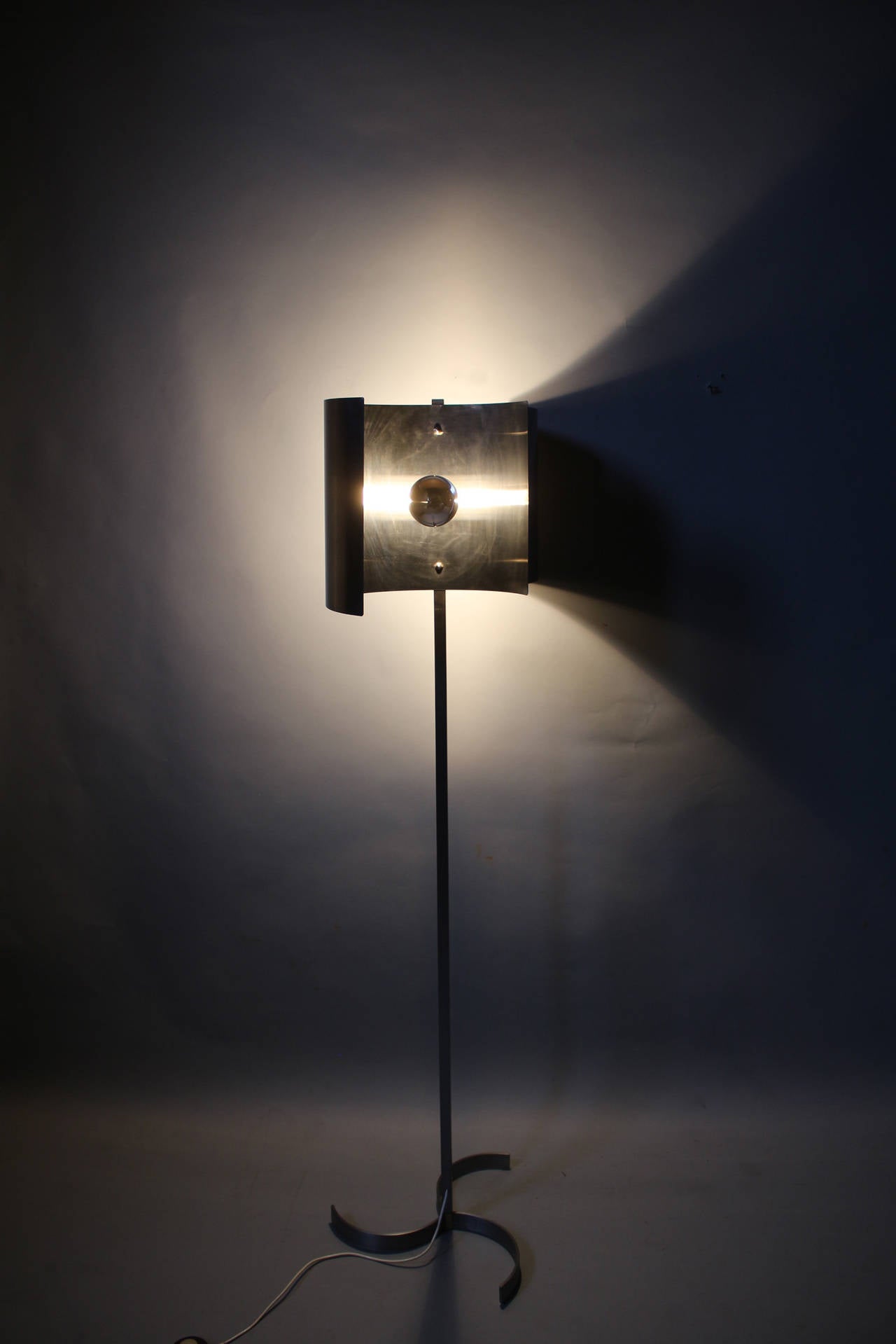 A French 1970s Metal and Stainless Steel Floor Lamp For Sale 1