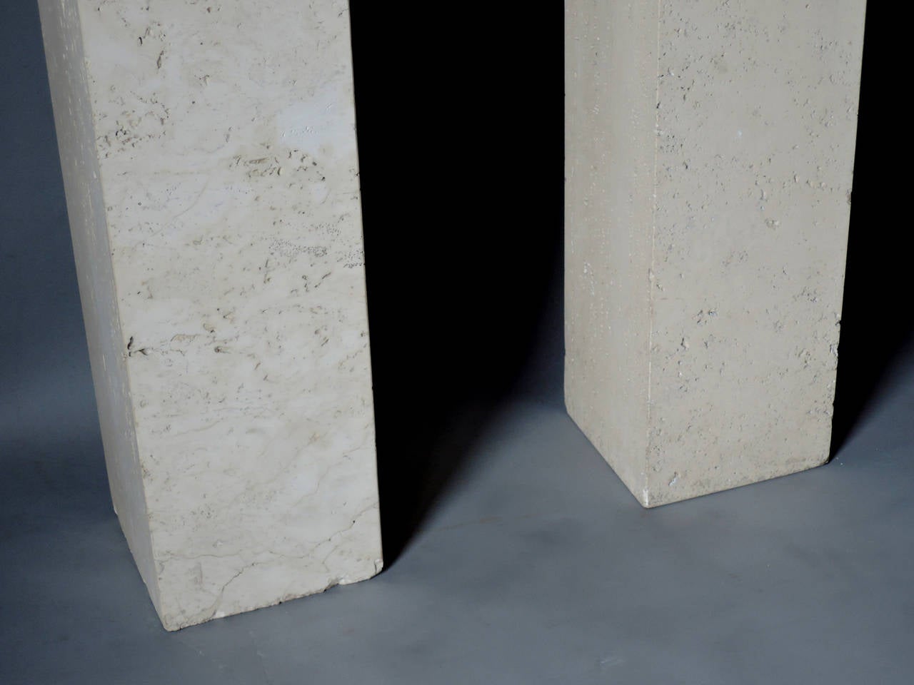 A pair of French Art Deco Travertine Pedestals in the Manner of Marc du Plantier 6