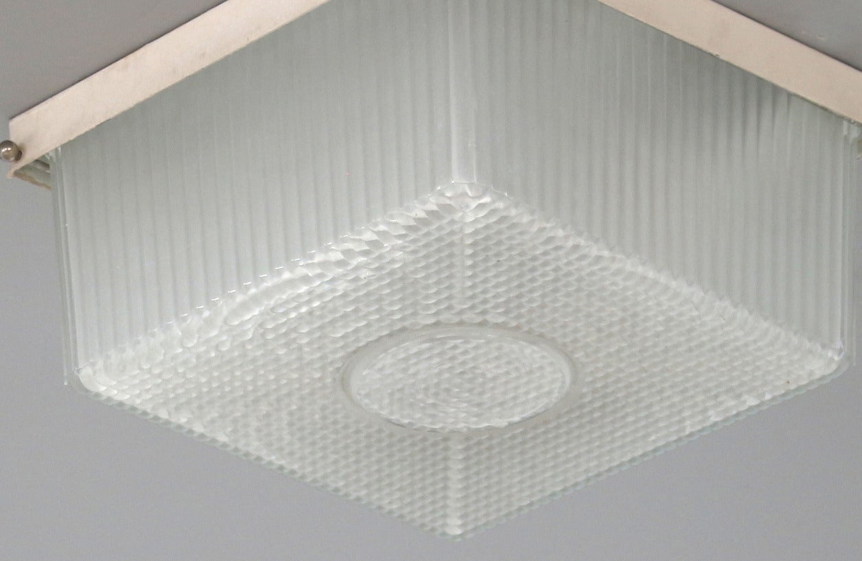 Monture encastrée Art Déco française en métal laqué et verre en vente 1