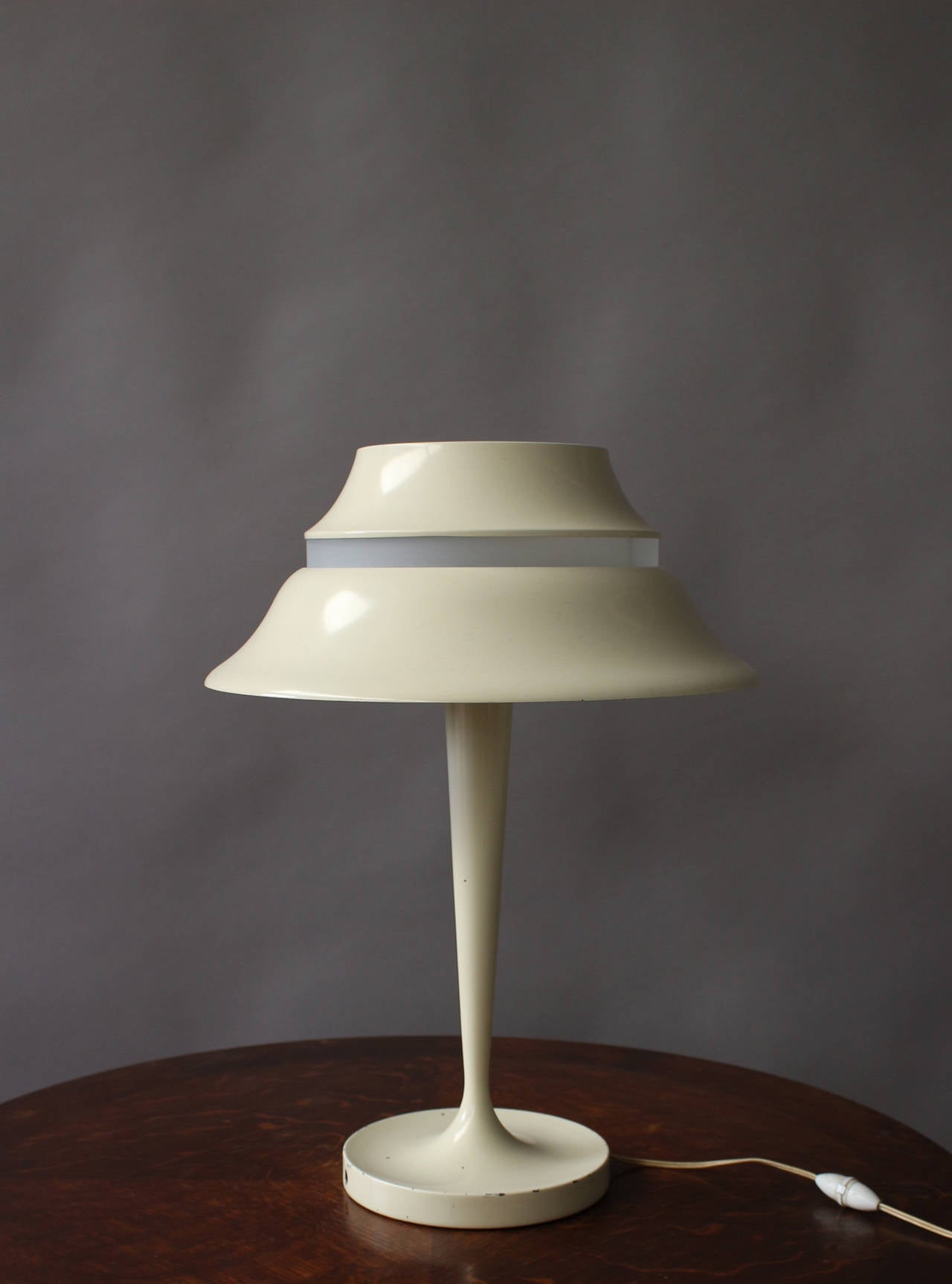 A Fine French Art Deco Table Lamp by Jean Perzel In Good Condition For Sale In Long Island City, NY