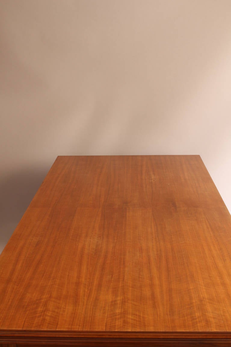 A Fine French Art Deco Walnut Extendable Dining Table by Jules Leleu 3