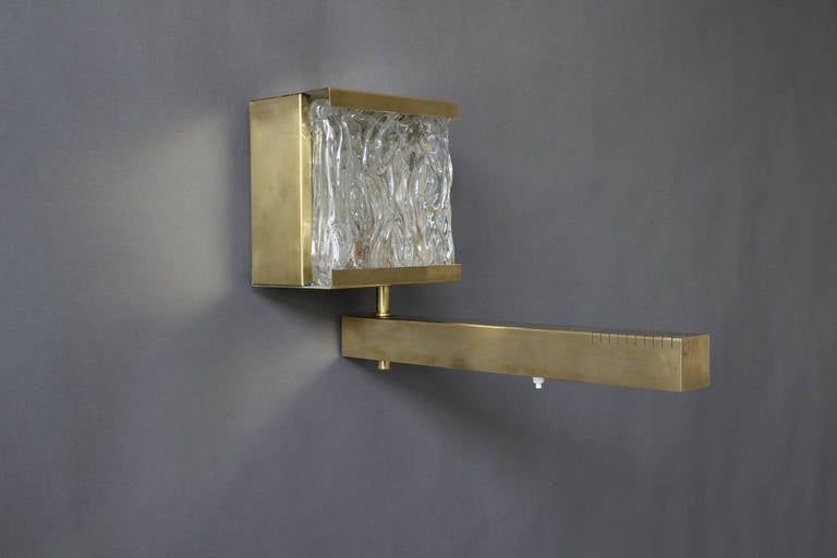 4 Fine French 1960s Brass and Textured Glass Sconces For Sale 1