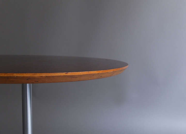 Fine French 1960s Round Gueridon or Side Table by Pierre Paulin For Sale 2