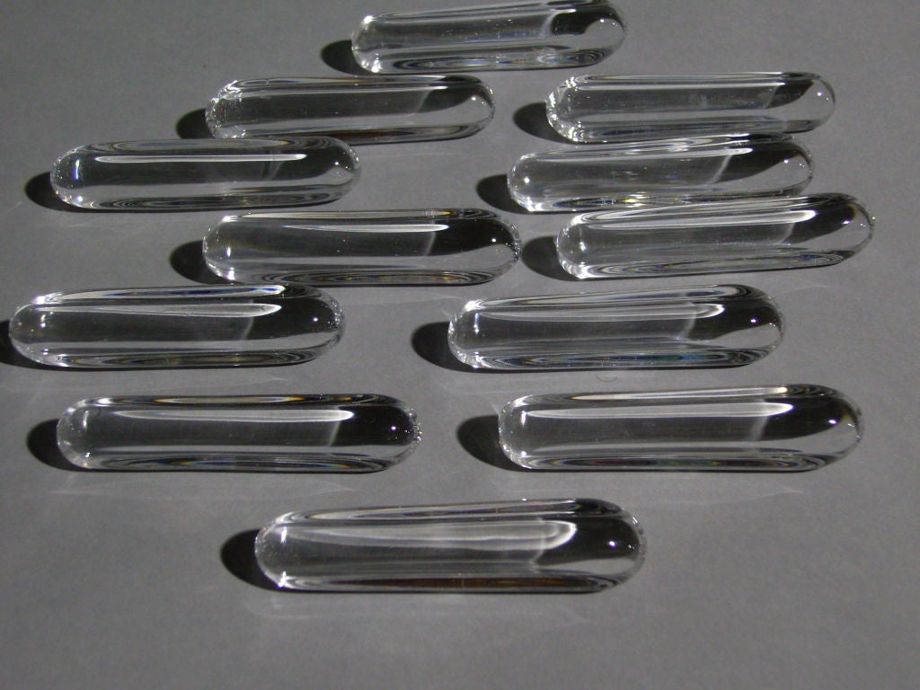A Set of 12 Fine French Art Deco Crystal Knife Rests by Daum For Sale 2
