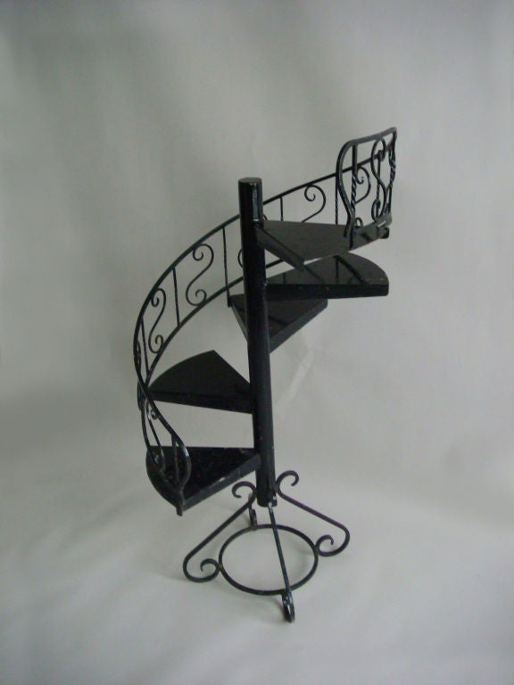 Art Deco French 1940s Black lacquered Metal Circular decorative Display Staircase For Sale