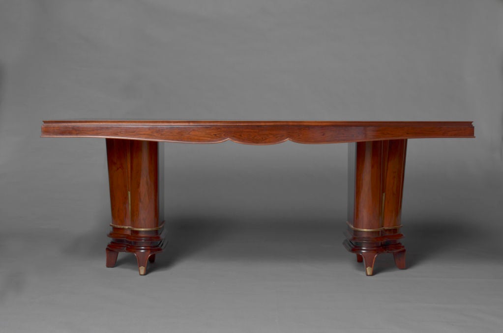 A Fine French Art Deco Rosewood and Marquetry Dining Table by Segal In Good Condition For Sale In Long Island City, NY