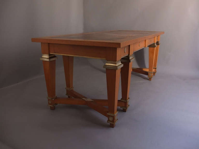 Fine French Art Deco Desk or Library Table Attributed to Arbus In Good Condition In Long Island City, NY