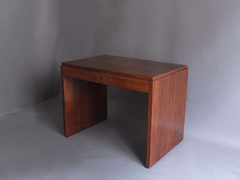 Fine French Art Deco Rosewood Desk or Writing Table In Good Condition In Long Island City, NY