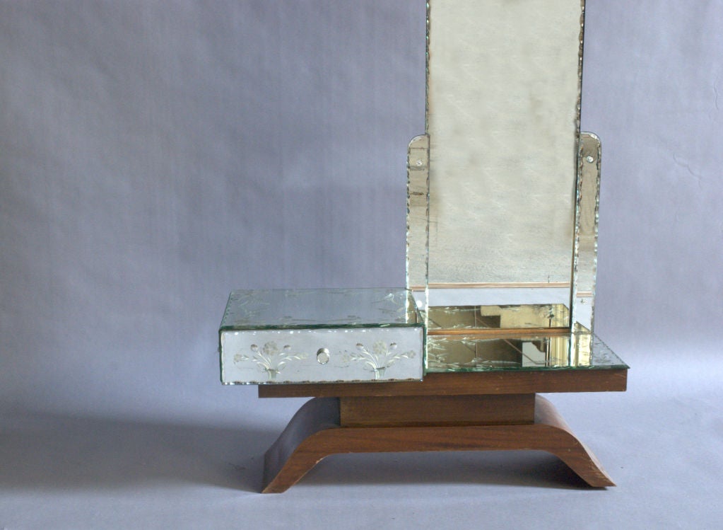 A Fine French Art Deco Mirrored and Mahogany Vanity For Sale 3