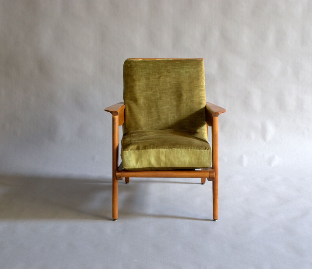 Mid-Century Modern Paire de fauteuils français raffinés des années 1950 en vente