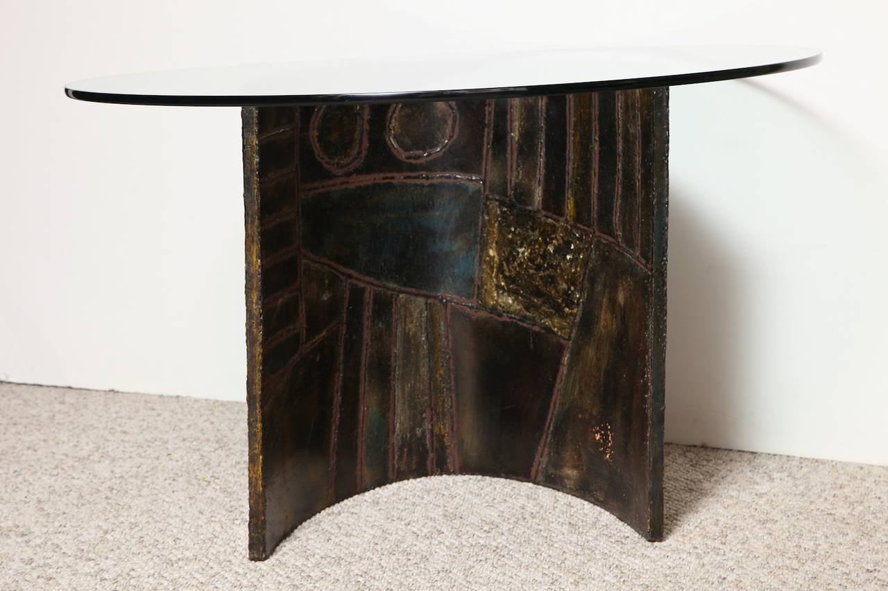 Crescent-shaped base of welded and patinated steel. Abstract patterns and colors, signed, 
