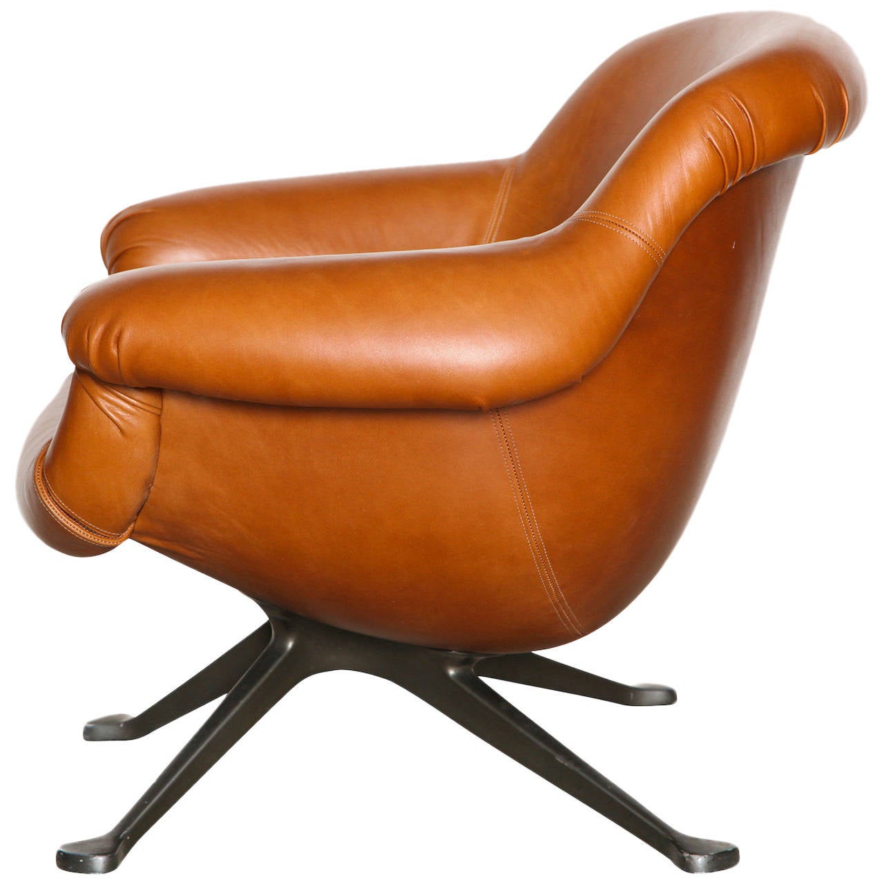 Cassina Furniture Sofas Chairs Tables Amp More 275 For Sale At
