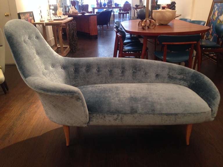 Stunning sculptural chaise longue by Kersten Horlin Holmquist for NK Sweden , 1955.
Newly upholstered.
65