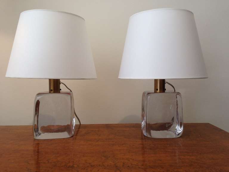 Elegant glass cube lamp by Josef Frank for Svenskt Tenn, Swden, ca. 1940.
No longer in production.
Rewired with new shades

base: 5
