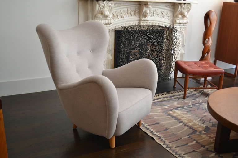 Large scale lounge in the style of Gustaf Axel Berg, Sweden ca. 1940.
Reupholstered in softest alpaca.