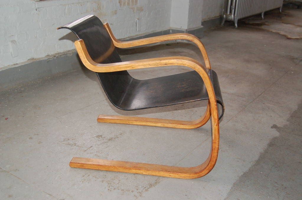 Finnish Cantilever lounge chair by Alvar Aalto
