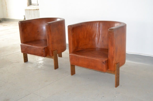 Mid-20th Century Pair of chairs in patinated leather by Erik Karlström
