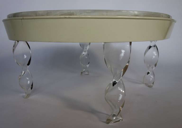 Oval Onyx and Lucite Cocktail Table In Good Condition For Sale In San Francisco, CA
