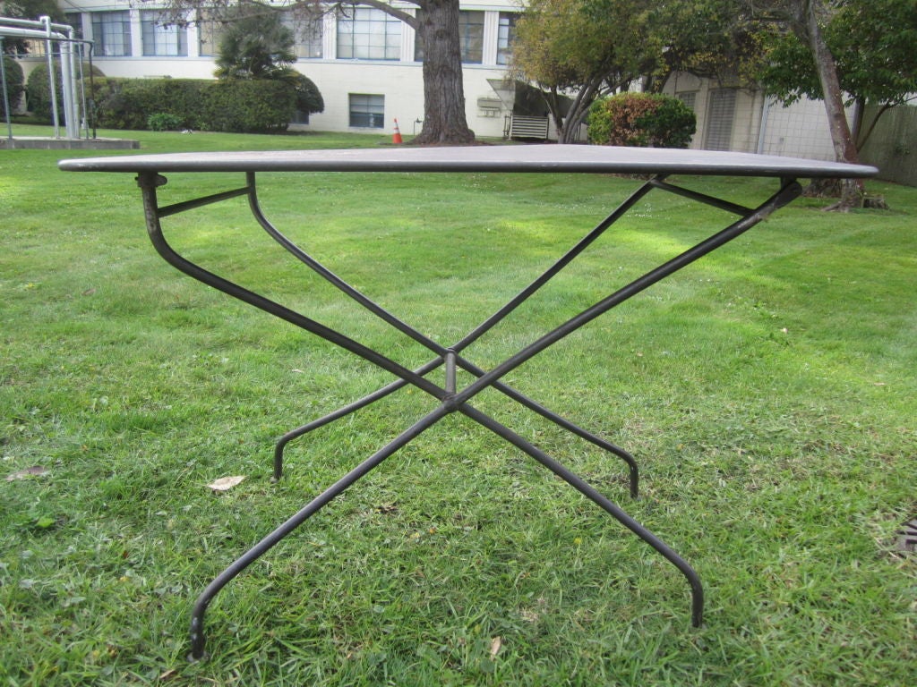 What could be more classic than this rectangular French bistro table? Ideal for indoor or outdoor use.