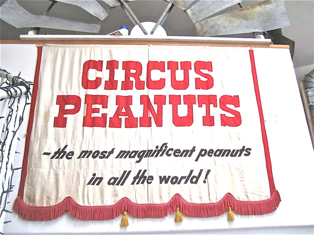Wonderful and hugely scaled Circus Peanuts banner from the 40s !