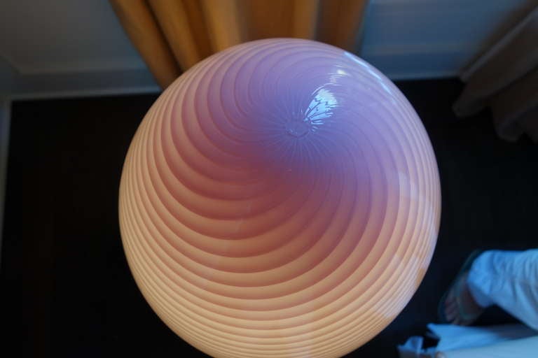 Giant Murano Glass Egg Lamp In Excellent Condition For Sale In San Francisco, CA