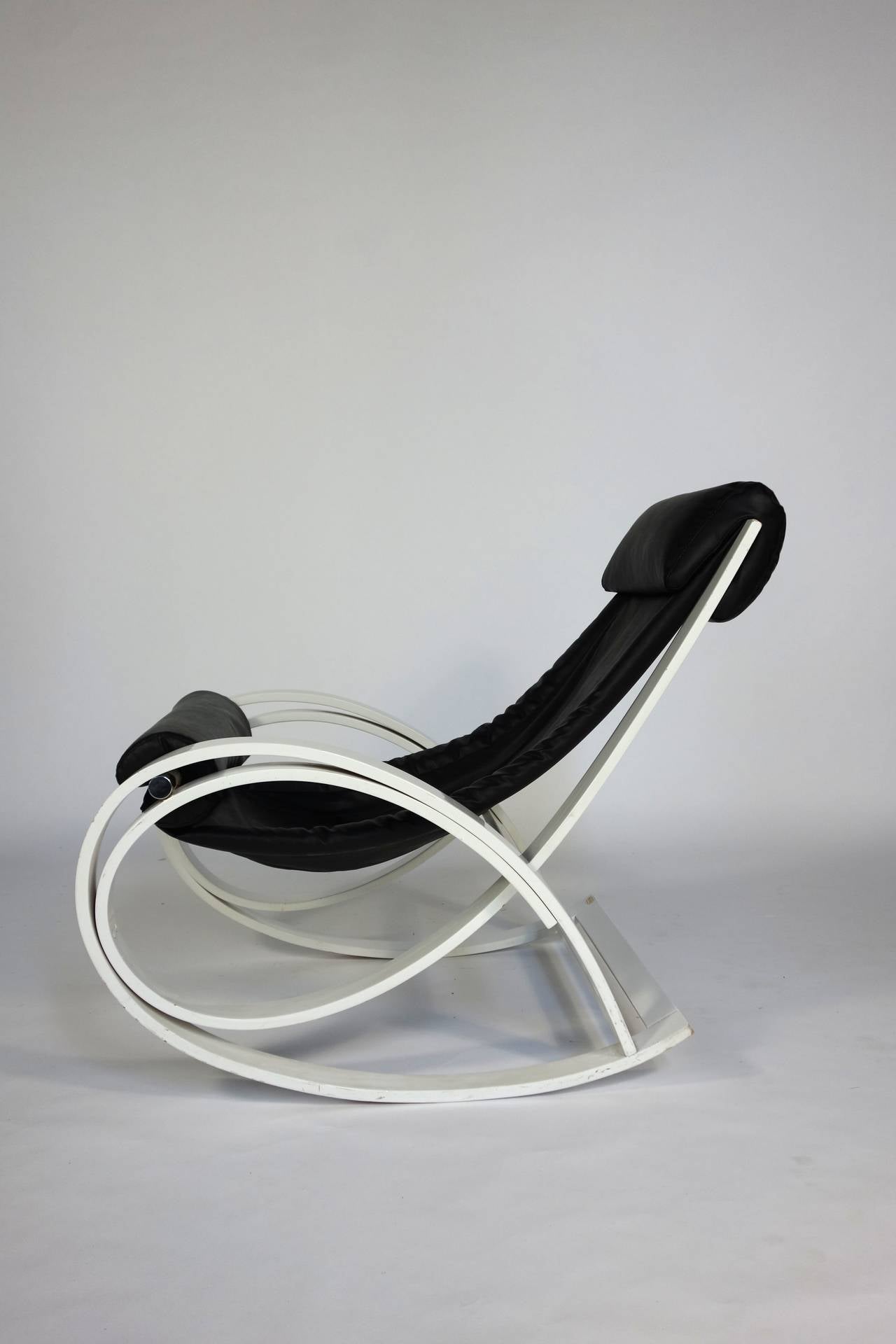 Italian Gae Aulenti Iconic Rocking Chair For Sale