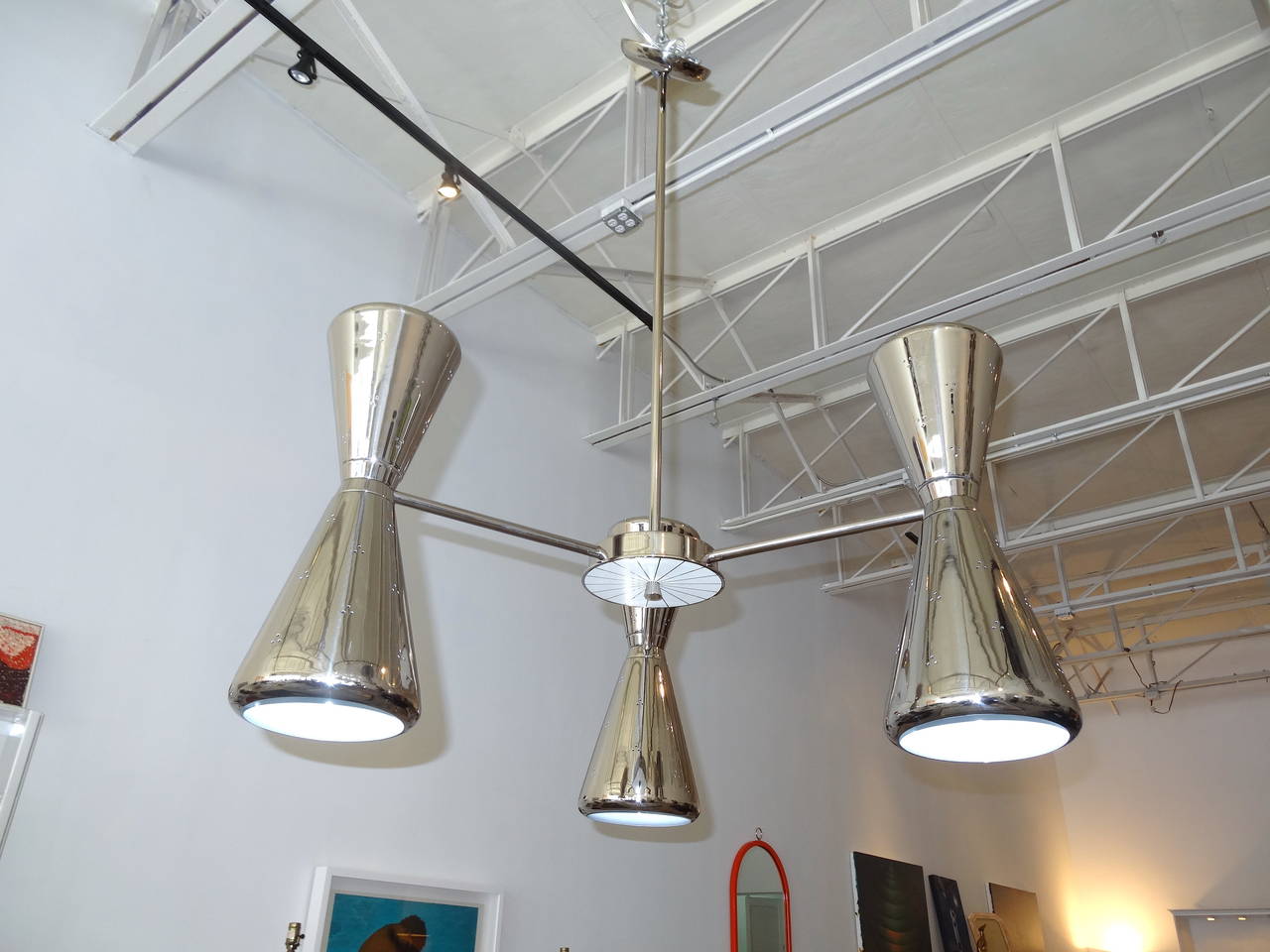 Nickel-plated Lightolier chandelier from 1950s. With the pole height 40