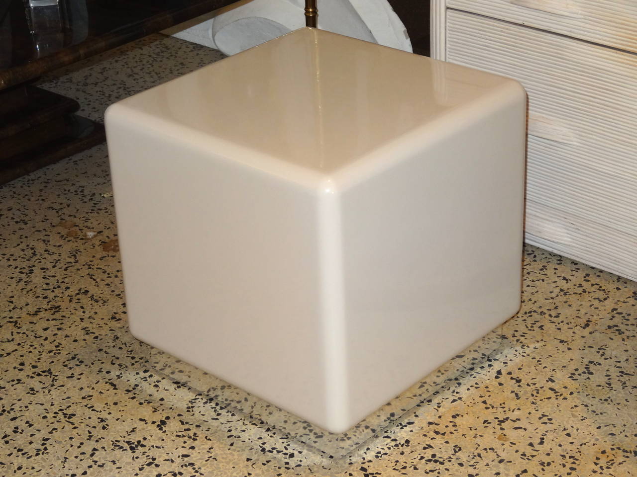Pair of Lacquer Cube Tables In Excellent Condition In North Miami, FL