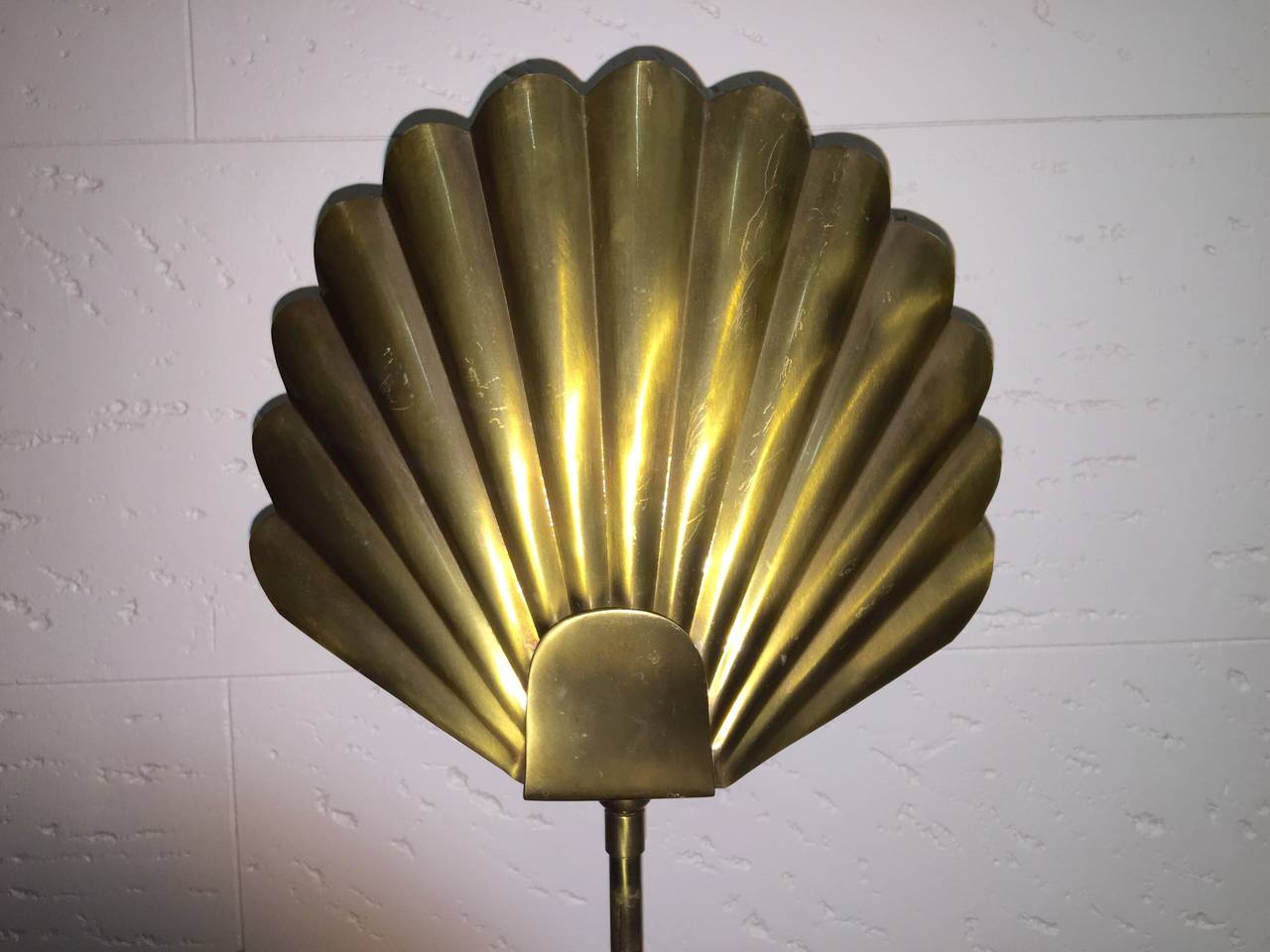 Shell shaped floor lamp attributed to Tomasso Barbi.