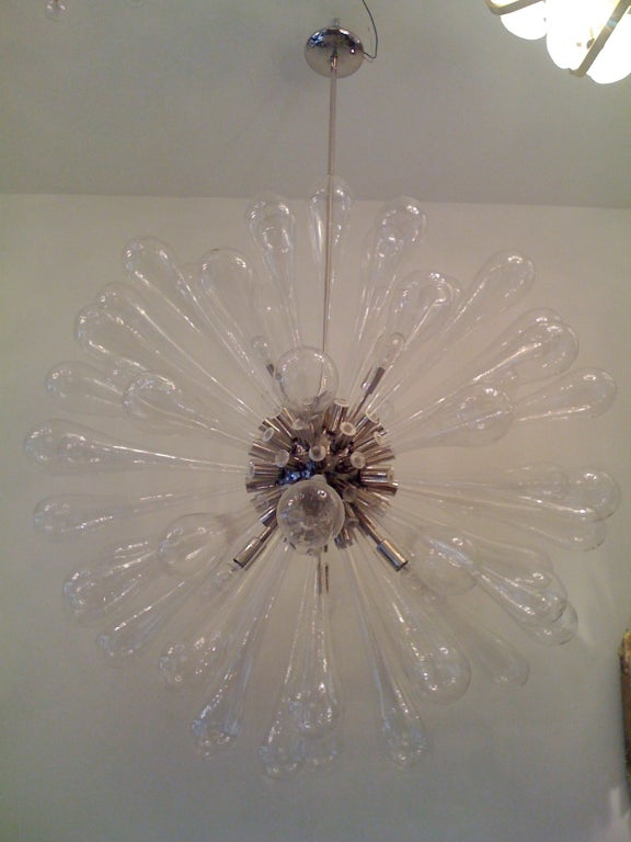 Large Murano Blown-Glass Chandelier In Excellent Condition For Sale In New York, NY