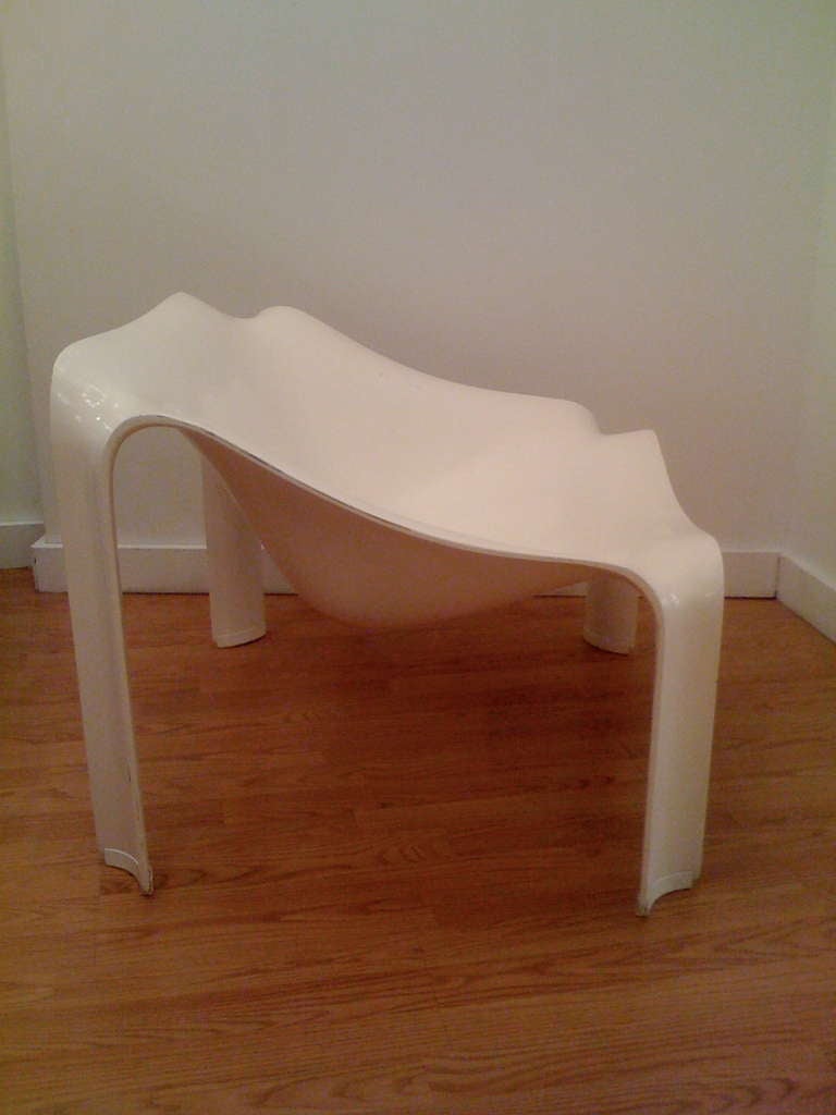 Pierre Paulin F300 Lounge Chair In Good Condition In New York, NY