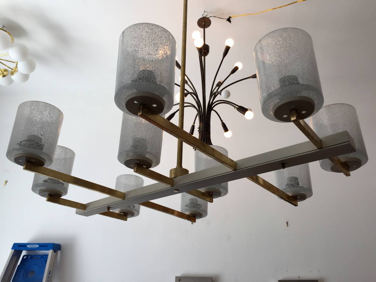 Italian 1950s Modernist Chandelier 4