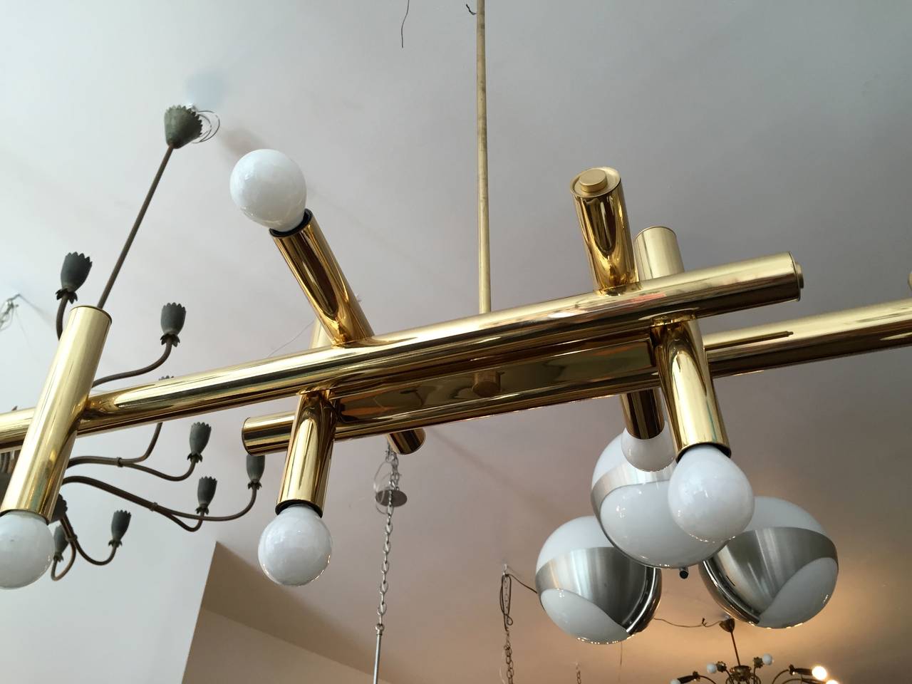 Italian Mid-Century, 1960s Chandelier In Excellent Condition In New York, NY
