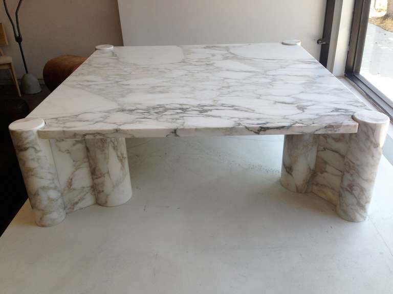 A white Carrera marble sculptural cocktail table by Italian architect, Gae Aulenti.
Literature: Repertorio 1950-1980, Gramigna, pg. 20