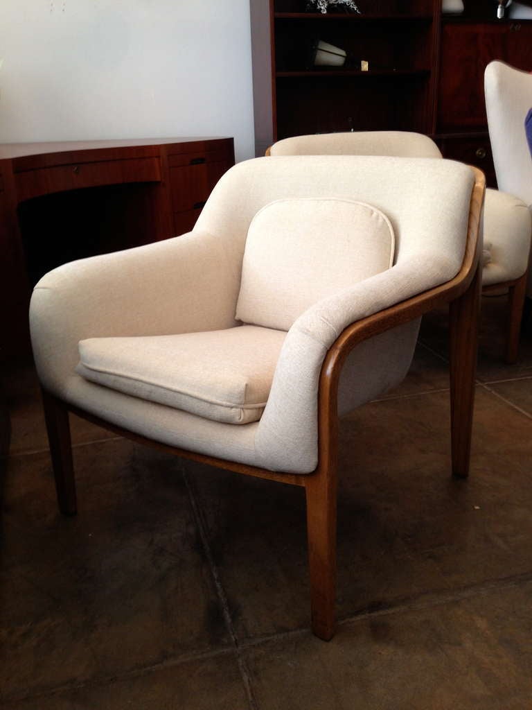 Pair of Knoll Bill Stephens Lounge Chairs In Excellent Condition In New York, NY