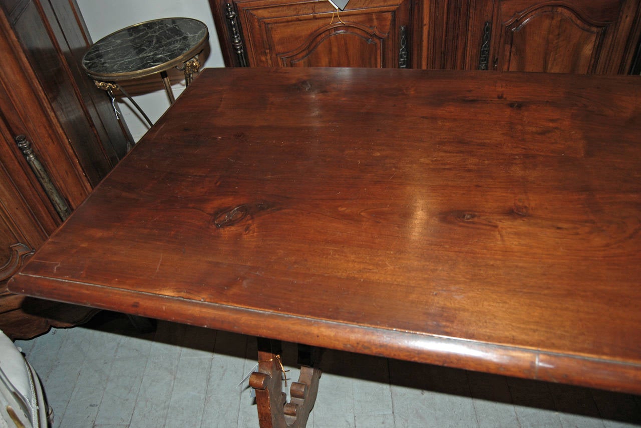 Italian Walnut Refectory Table In Good Condition For Sale In New Orleans, LA