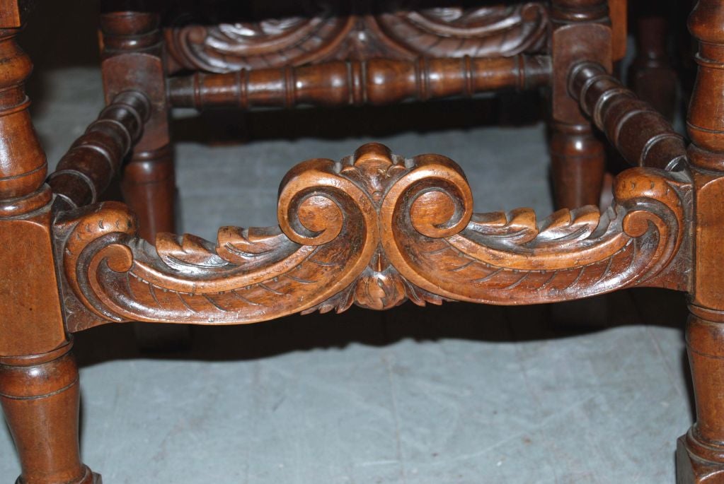 Set of 6 19th Century Walnut Chairs For Sale 1