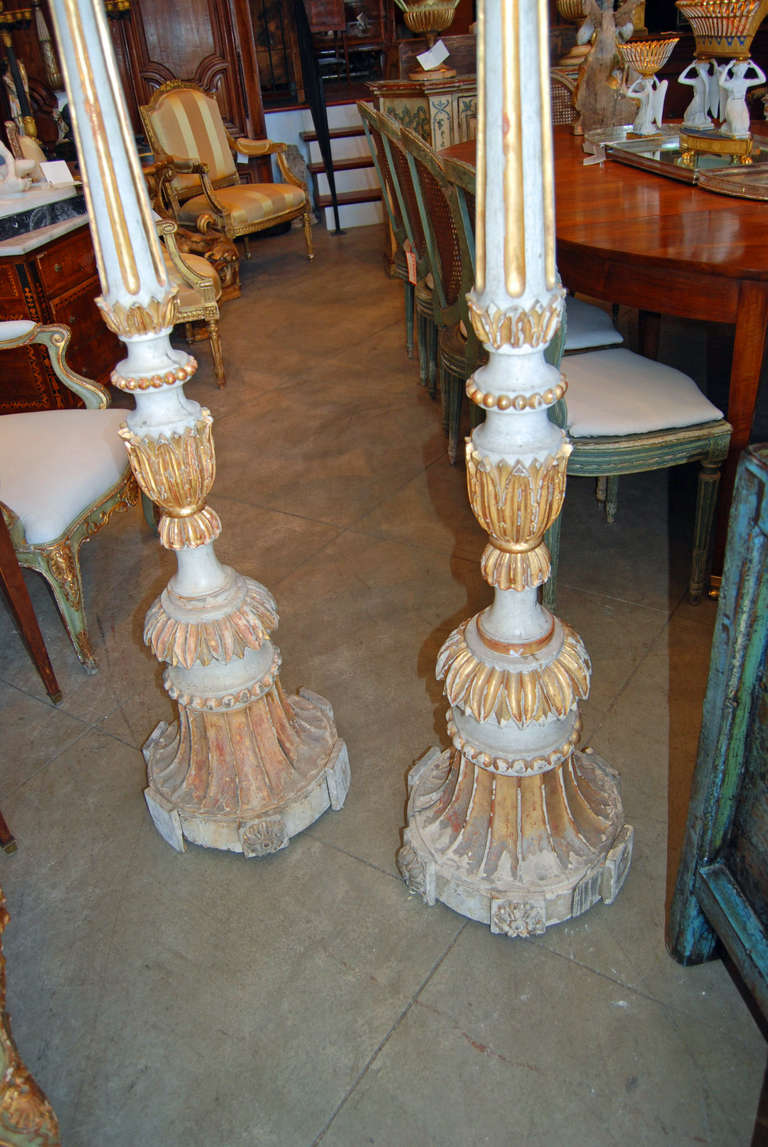 Pair of 18th Century Carved and Gilded Italian Torcheres For Sale 2