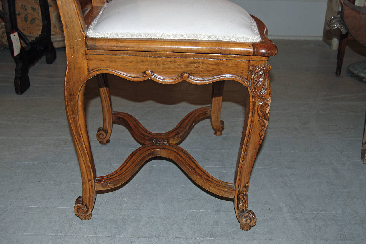 Set of Eight 19th Century Walnut Dining Chairs 1