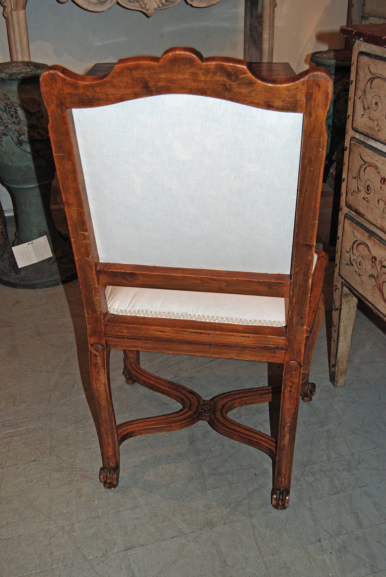Set of Eight 19th Century Walnut Dining Chairs In Excellent Condition In New Orleans, LA